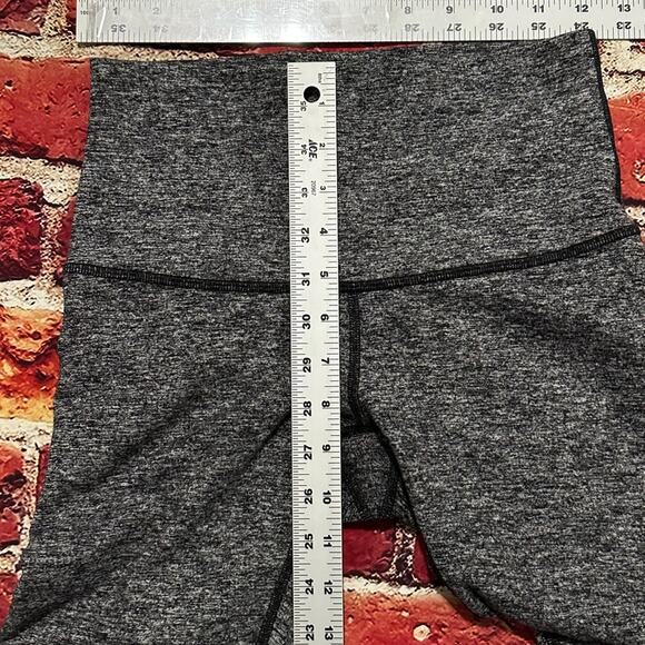 Lululemon leggings size 6 - Picture 7 of 10